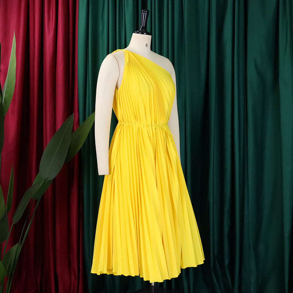 CM.YAYA Women One Shoulder Sleeveless Big Swing Pleated Knee Length Dress 2023 Fashion Street Vestidos Sexy Chic Dresses – Image 13