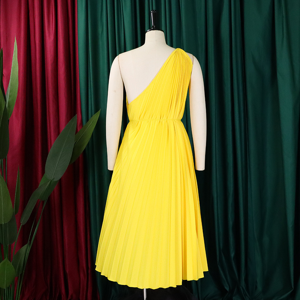 CM.YAYA Women One Shoulder Sleeveless Big Swing Pleated Knee Length Dress 2023 Fashion Street Vestidos Sexy Chic Dresses – Image 14