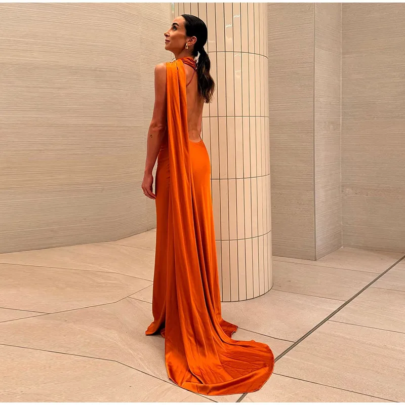 Robe satin dos nu — La sophistication faite robe – Image 46