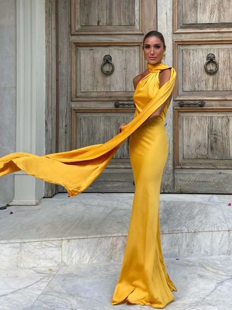 Robe satin dos nu — La sophistication faite robe – Image 3