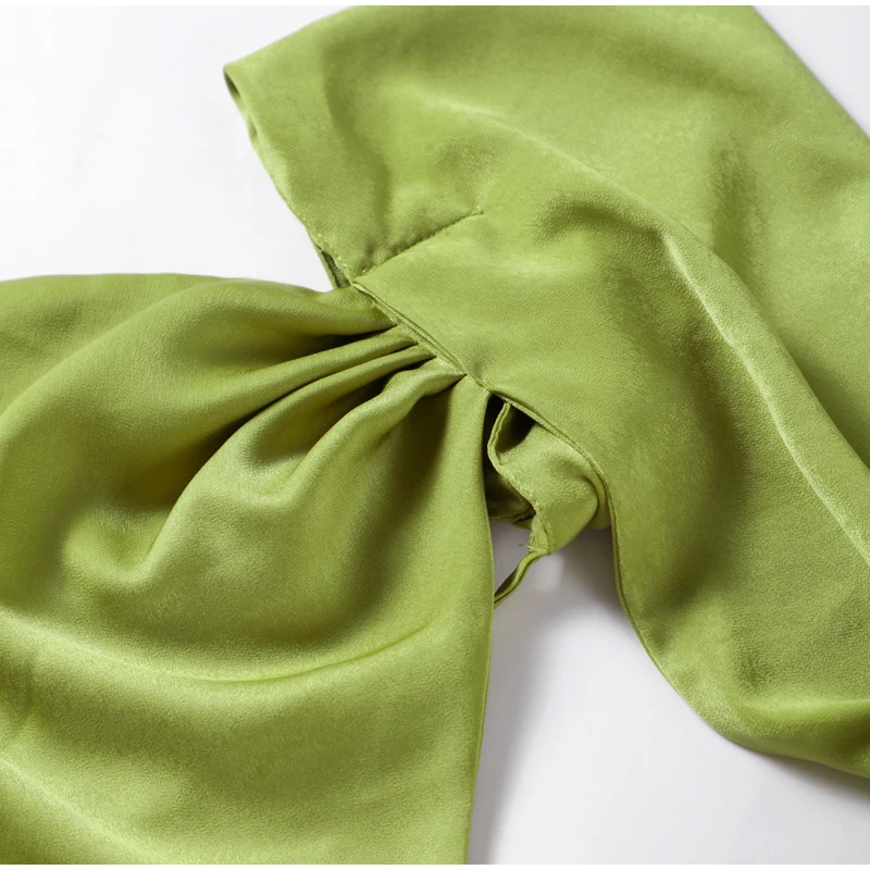 Robe satin dos nu — La sophistication faite robe – Image 21