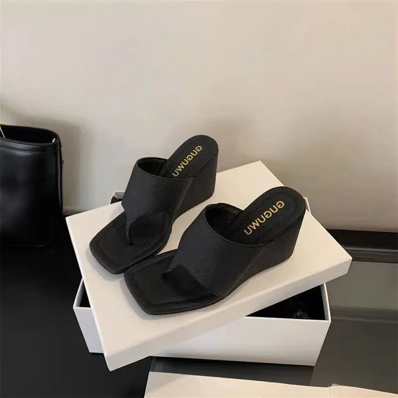 2025 Spring and Autumn New Style Slimming Slope Heel Korean Version Bare Toe Flip Flops Cool Slippers Sandals – Image 5