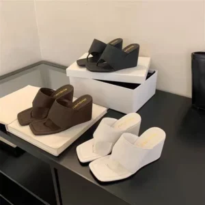 2025 Spring and Autumn New Style Slimming Slope Heel Korean Version Bare Toe Flip Flops Cool Slippers Sandals
