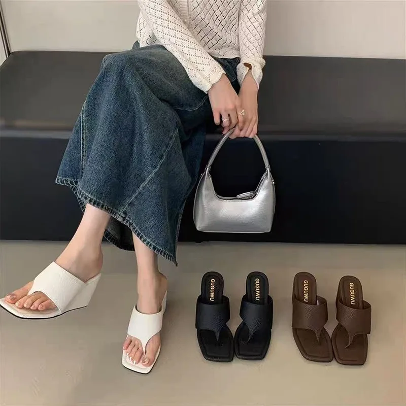 2025 Spring and Autumn New Style Slimming Slope Heel Korean Version Bare Toe Flip Flops Cool Slippers Sandals – Image 4